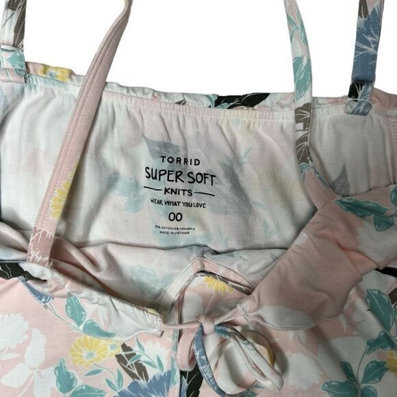 Torrid super‎ Soft Knit Floral cold shoulder size 00 NWT - Picture 10 of 14